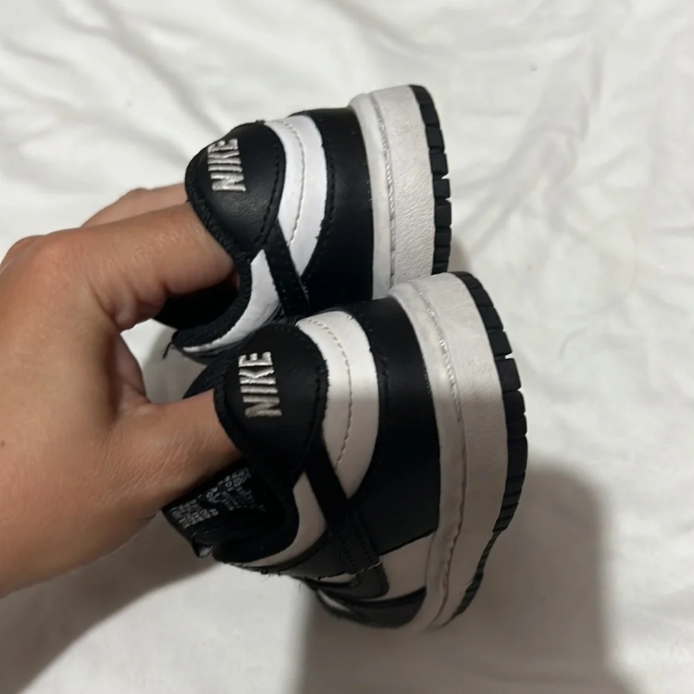 NIKE Dunk Low Panda Sneaker